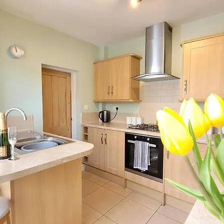 Holiday home Colenso St - 2 Bed House By Bishy Road & River *
