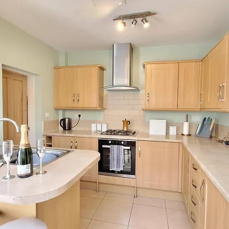 Holiday home Colenso St - 2 Bed House By Bishy Road & River