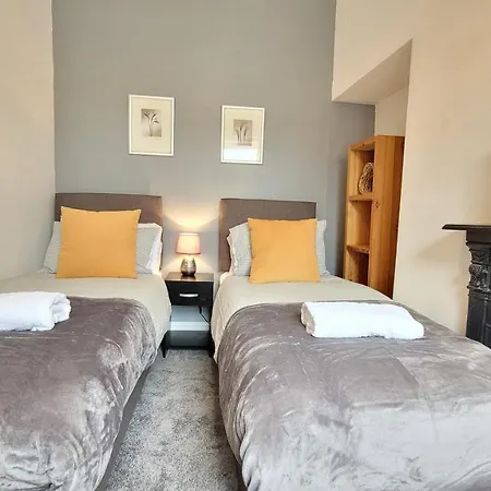 Colenso St - 2 Bed House By Bishy Road & River Holiday home *