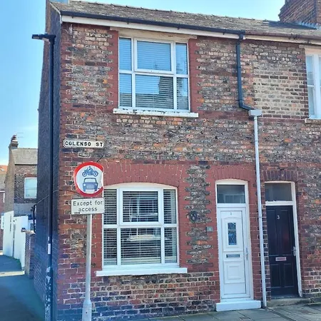 Holiday home Colenso St - 2 Bed House By Bishy Road & River