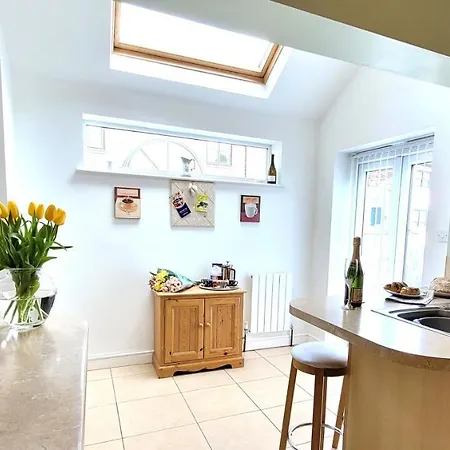 Relaxing Home Off Bishy Rd Perfect For City Break *