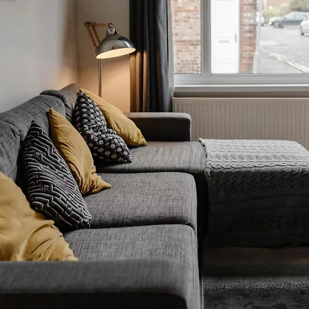 Relaxing Off Bishy Rd Perfect For Break