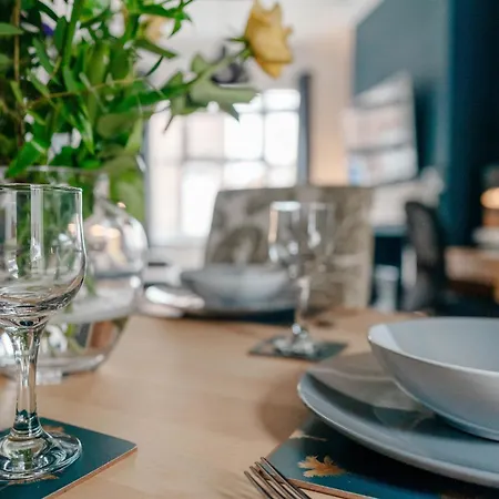 Relaxing Off Bishy Rd Perfect For Break