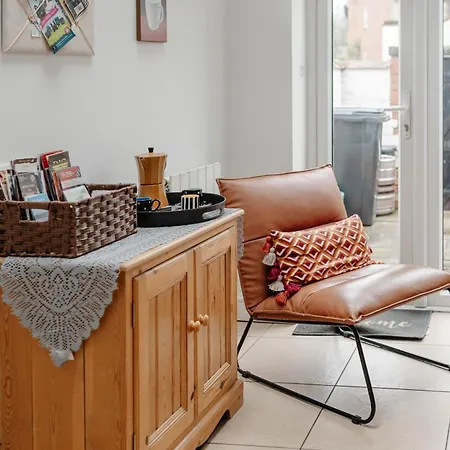 Charming Terrace Steps From Walls And River * York