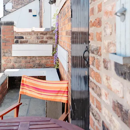 Holiday home Charming Terrace Steps From Walls And River York