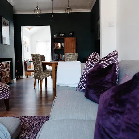 Charming Terrace Steps From Walls And River * York