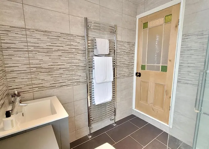 Relaxing Off Bishy Rd Perfect For Break * York