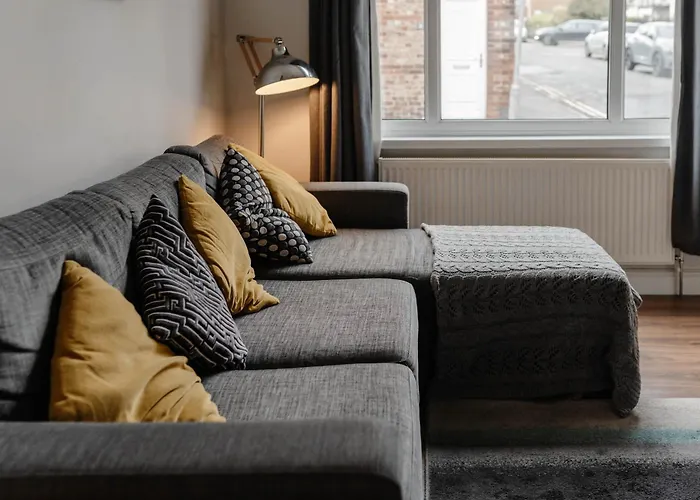 Relaxing Off Bishy Rd Perfect For Break