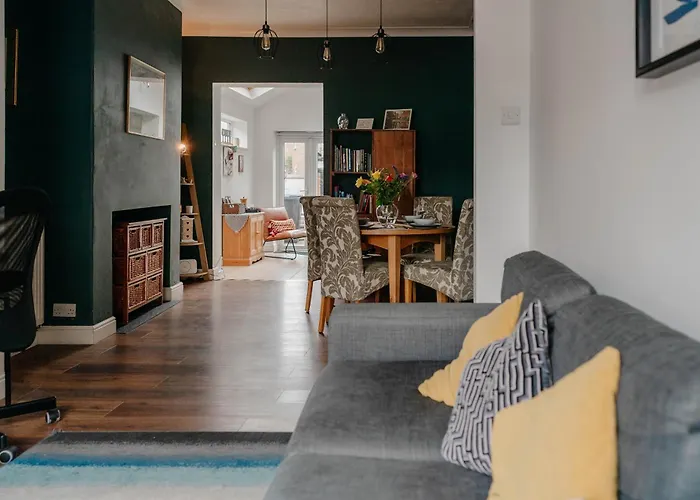 Relaxing Off Bishy Rd Perfect For Break Holiday home York