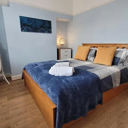 Colenso St - 2 Bed House By Bishy Road & River * York